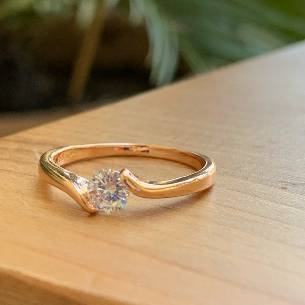 18K Cubic Zirconia Ring Rose Gold Color - Picture 4 of 6
